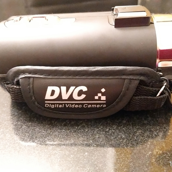 **NEVER USED** DVC camcorder with accessories! - Picture 4 of 15